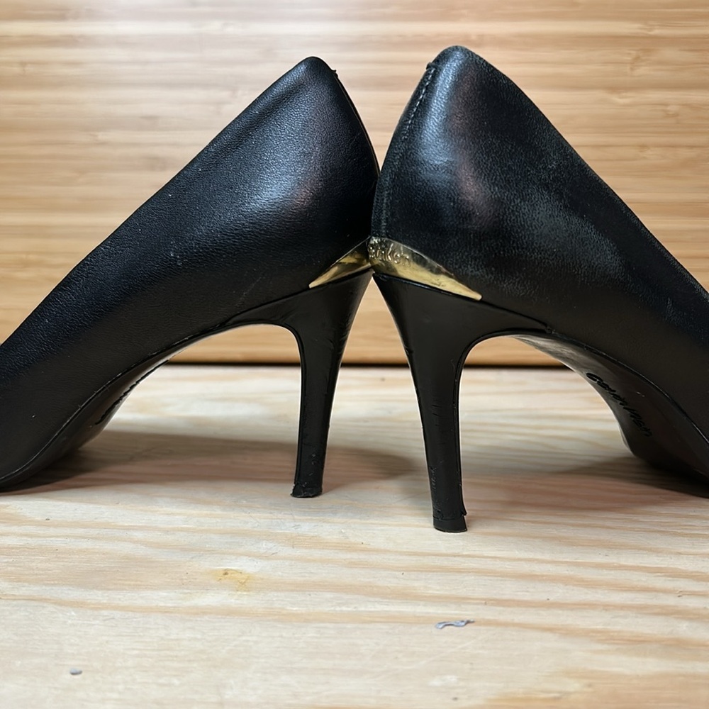 Calvin Klein Black Patent Pumps - Size 7.5 |Pointed Toe & Sleek Heel - Picture 4 of 7